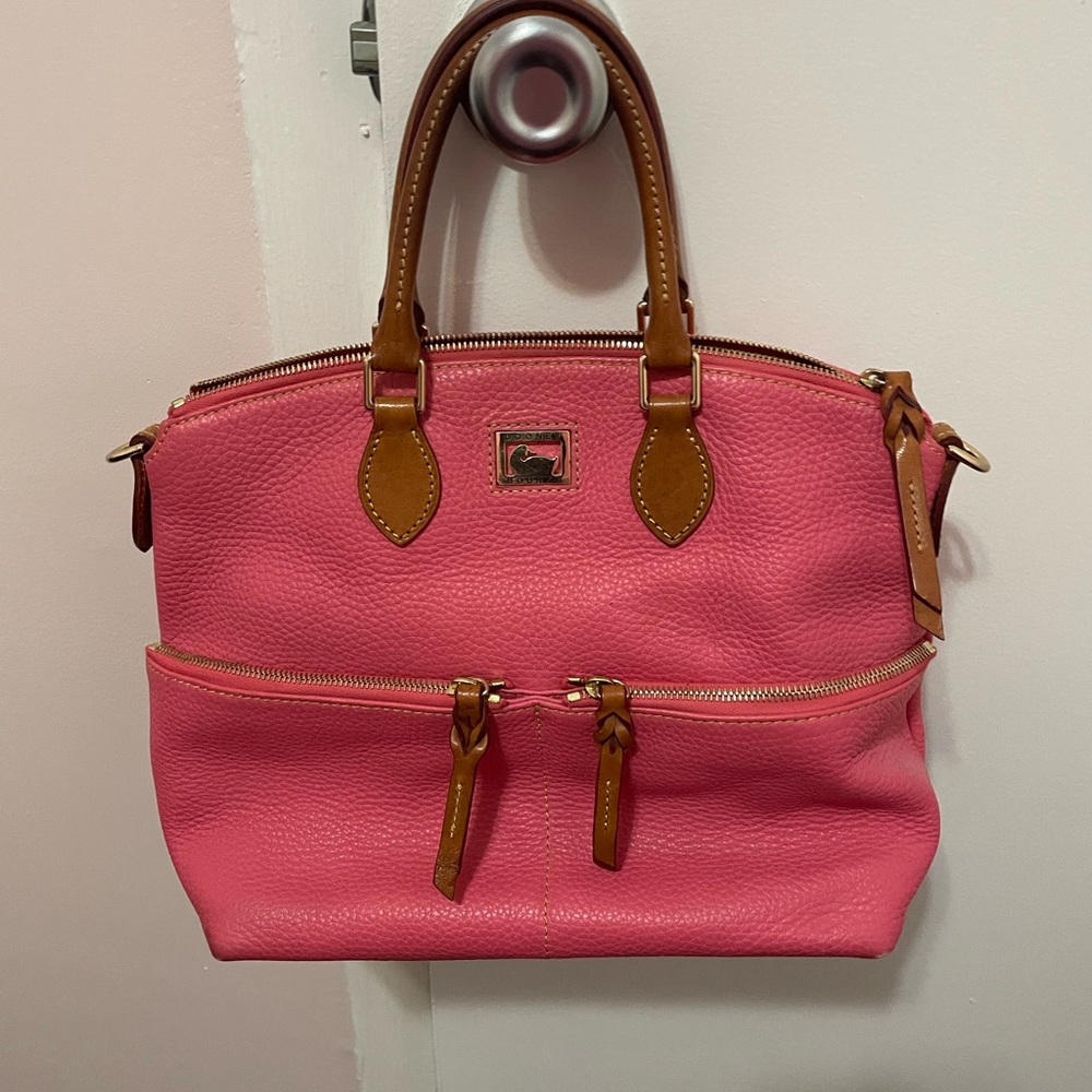 Dooney and Bourke pink pebbled leather bag!